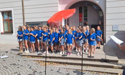 Platzkonzert auf dem Neuhäuser Wochenmarkt am 18.07.2026